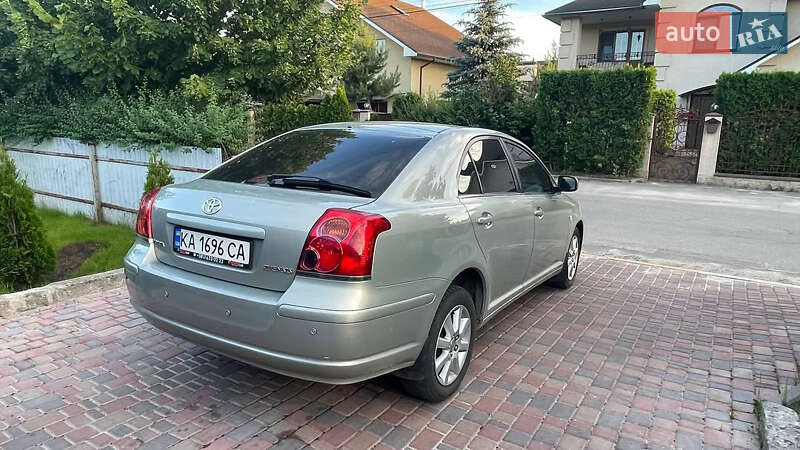 Ліфтбек Toyota Avensis 2005 в Києві
