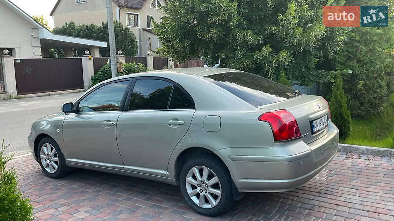 Ліфтбек Toyota Avensis 2005 в Києві