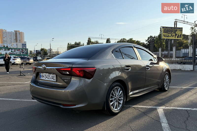 Седан Toyota Avensis 2016 в Одессе