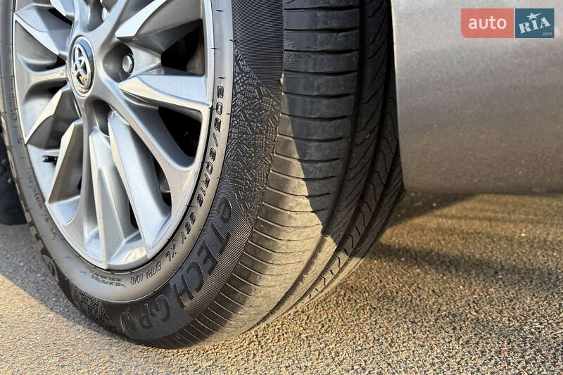 Седан Toyota Avensis 2016 в Одессе