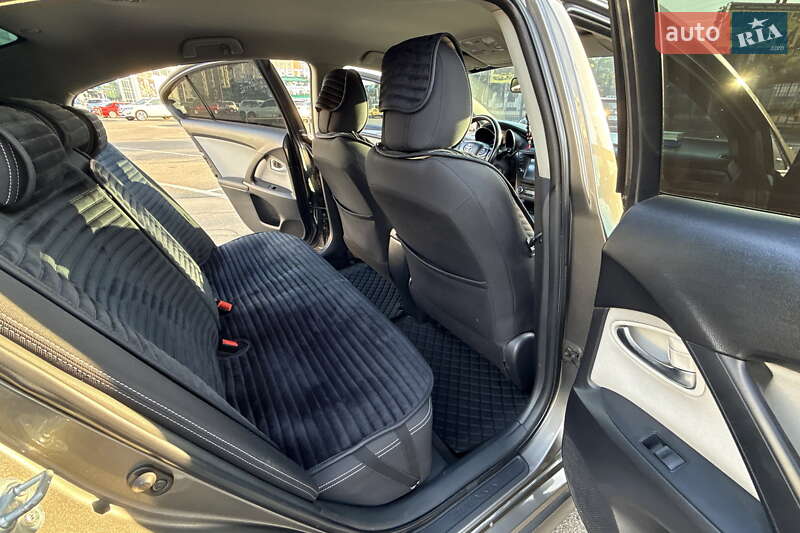 Седан Toyota Avensis 2016 в Одессе