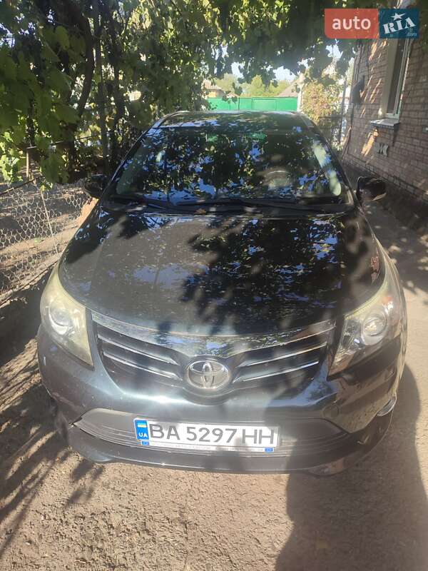 Универсал Toyota Avensis 2012 в Кропивницком