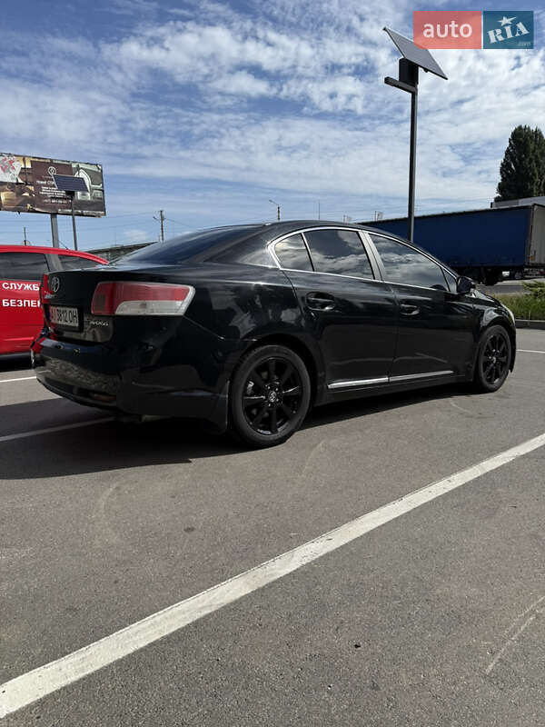 Седан Toyota Avensis 2008 в Киеве