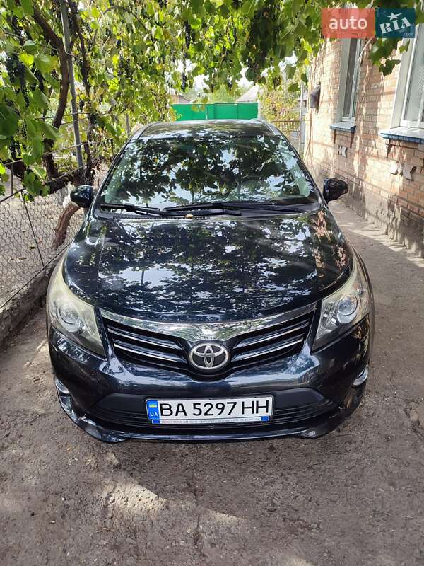 Универсал Toyota Avensis 2012 в Кропивницком