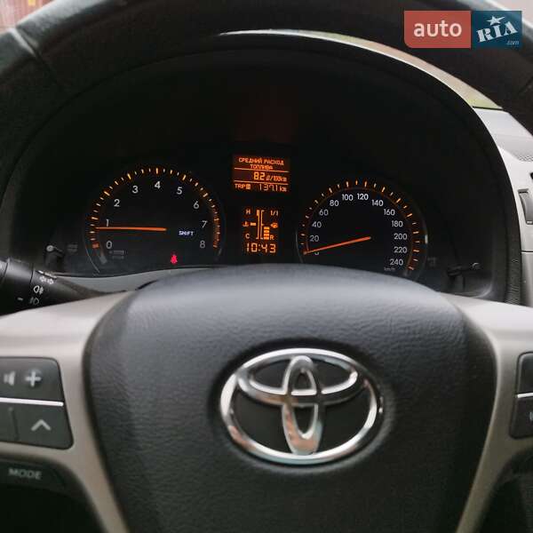 Седан Toyota Avensis 2011 в Виннице