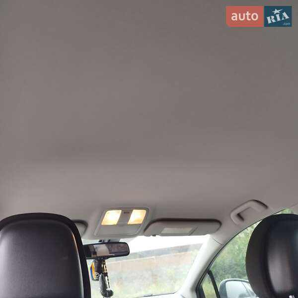 Седан Toyota Avensis 2011 в Виннице