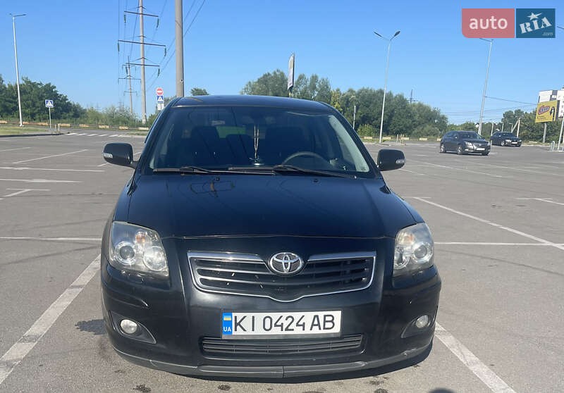 Седан Toyota Avensis 2008 в Ирпене