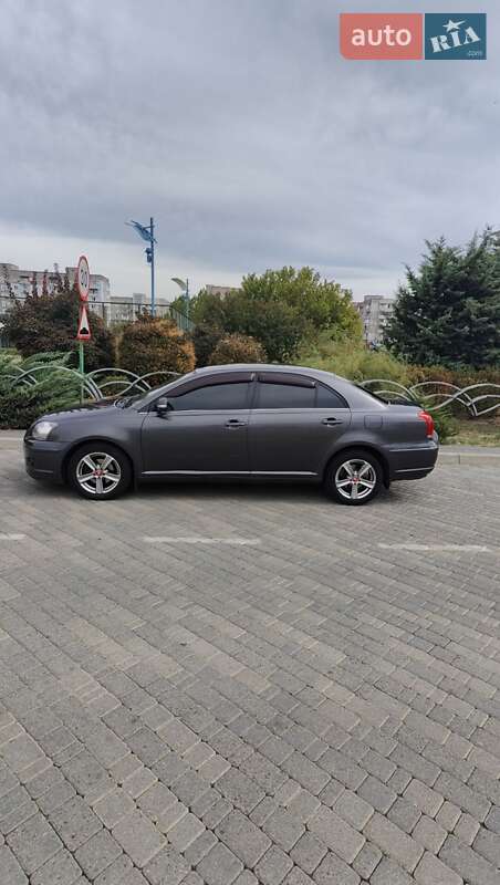 Седан Toyota Avensis 2007 в Южном