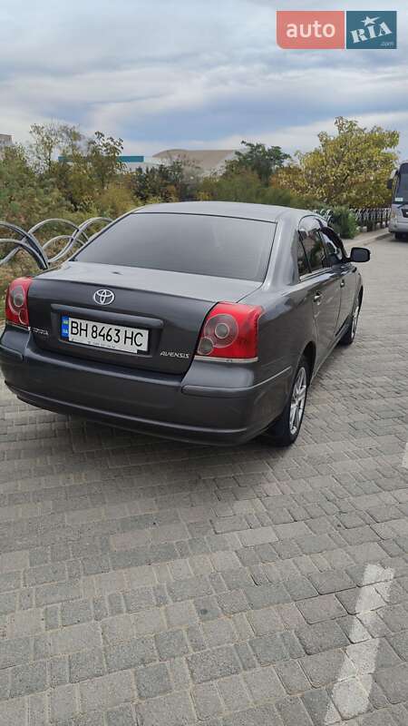 Седан Toyota Avensis 2007 в Южном