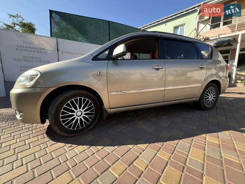 Універсал Toyota Avensis 2003 в Одесі