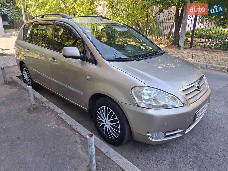 Універсал Toyota Avensis 2003 в Одесі