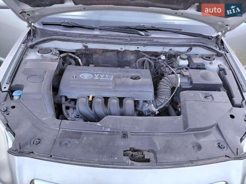 Универсал Toyota Avensis 2003 в Тетиеве