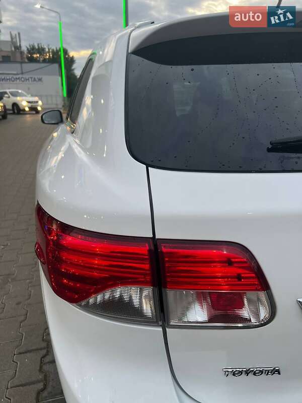 Универсал Toyota Avensis 2015 в Киеве