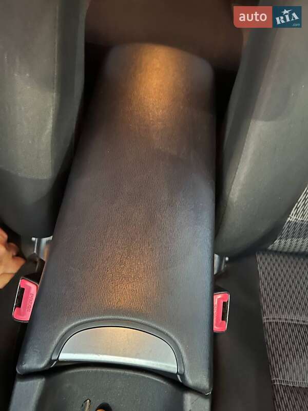 Универсал Toyota Avensis 2015 в Киеве