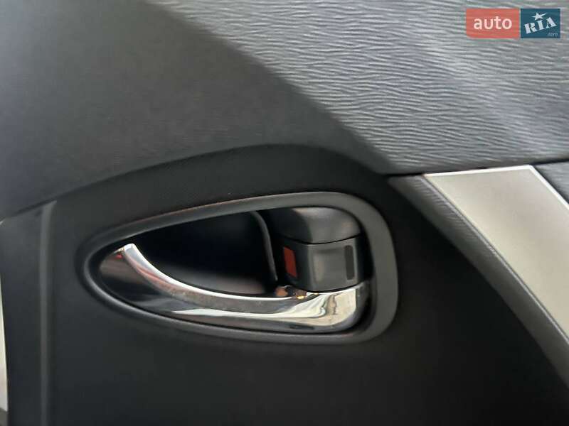 Универсал Toyota Avensis 2015 в Киеве