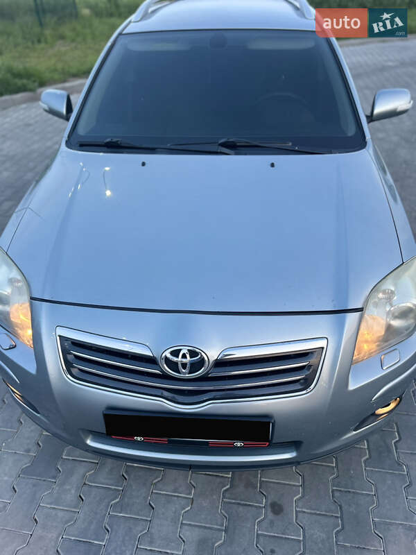 Универсал Toyota Avensis 2008 в Луцке