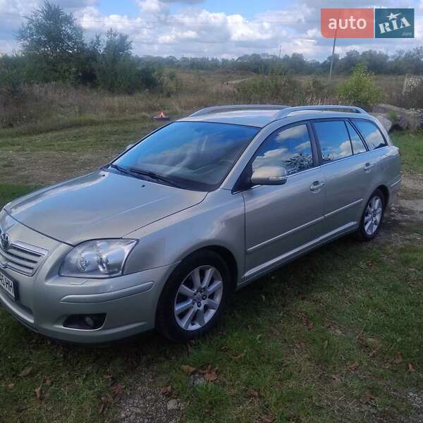 Універсал Toyota Avensis 2006 в Івано-Франківську