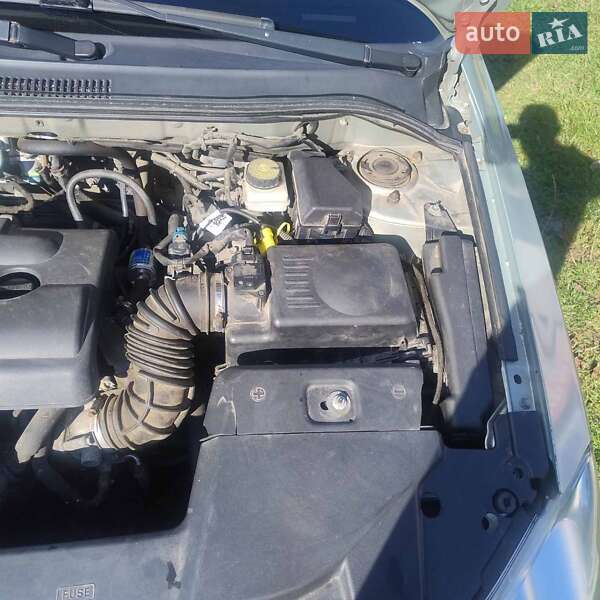 Універсал Toyota Avensis 2006 в Івано-Франківську