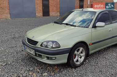 Седан Toyota Avensis 1998 в Виннице