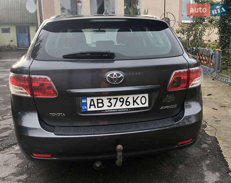 Хэтчбек Toyota Avensis 2011 в Виннице