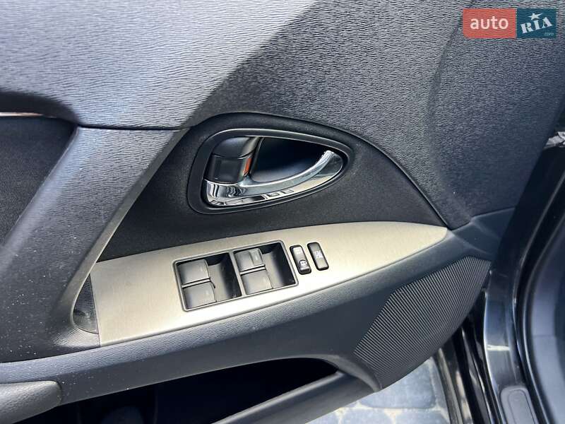 Универсал Toyota Avensis 2011 в Луцке