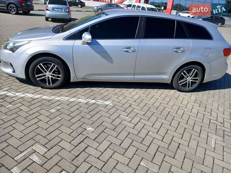 Універсал Toyota Avensis 2012 в Мукачевому