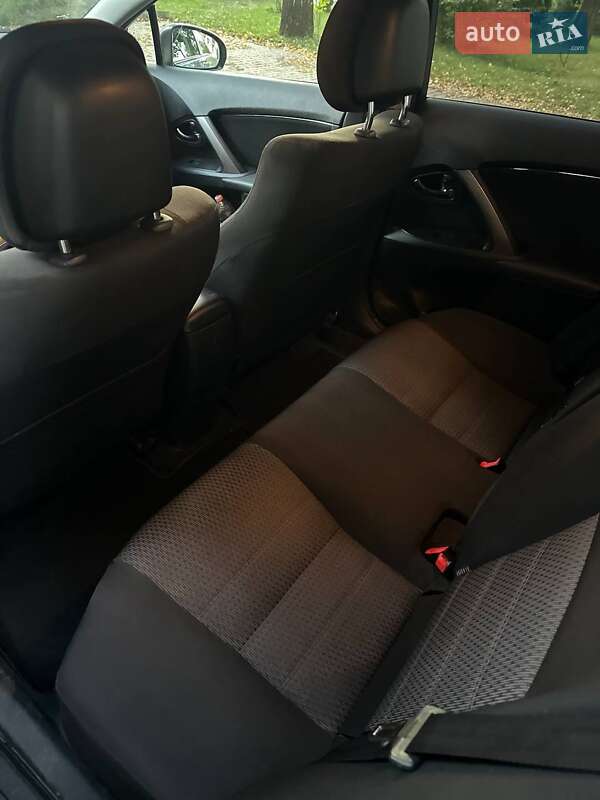Универсал Toyota Avensis 2014 в Львове фото 14 Универсал Toyota Avensis 2014 в Львове