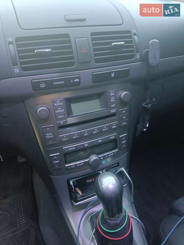 Універсал Toyota Avensis 2008 в Києві