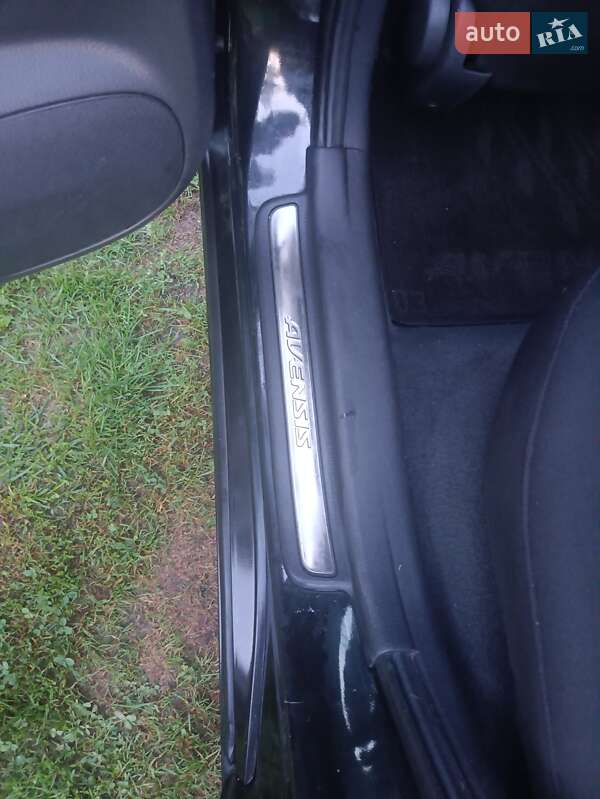 Універсал Toyota Avensis 2008 в Києві