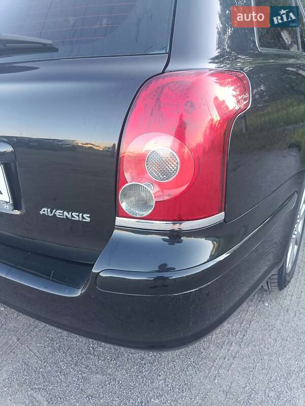 Універсал Toyota Avensis 2008 в Києві