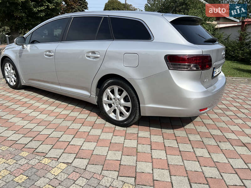 Универсал Toyota Avensis 2010 в Стрые