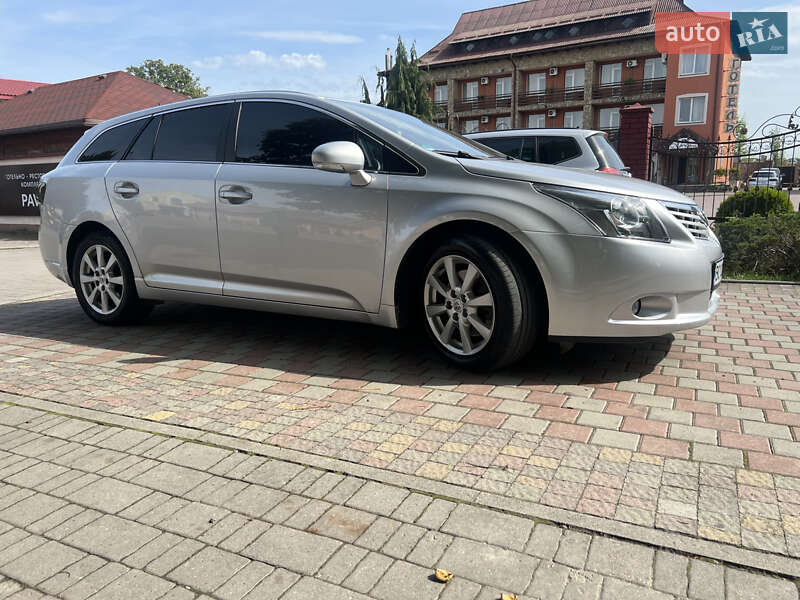 Универсал Toyota Avensis 2010 в Стрые