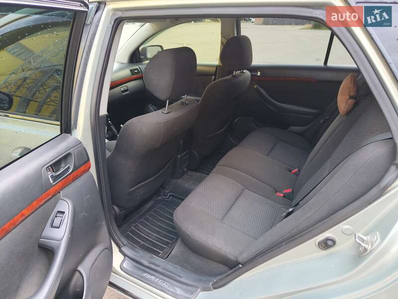 Универсал Toyota Avensis 2005 в Кропивницком