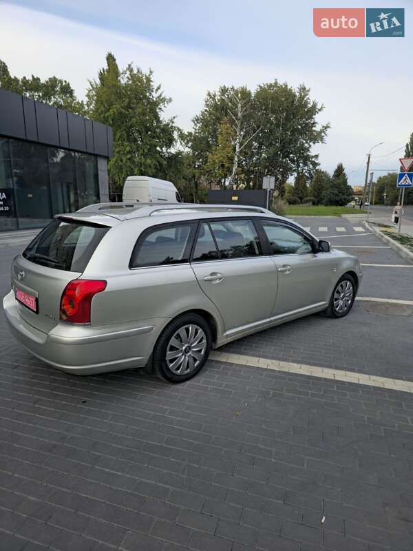 Универсал Toyota Avensis 2005 в Нововолынске