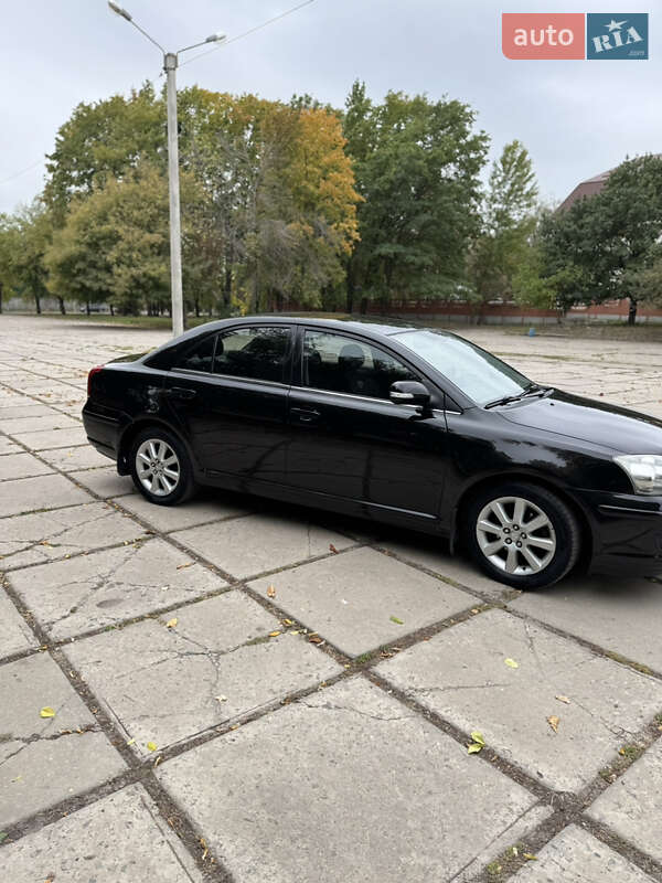 Седан Toyota Avensis 2008 в Харькове