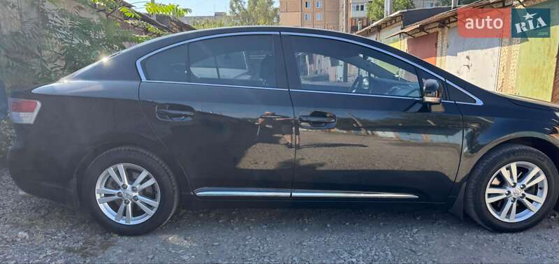 Toyota Avensis 2011