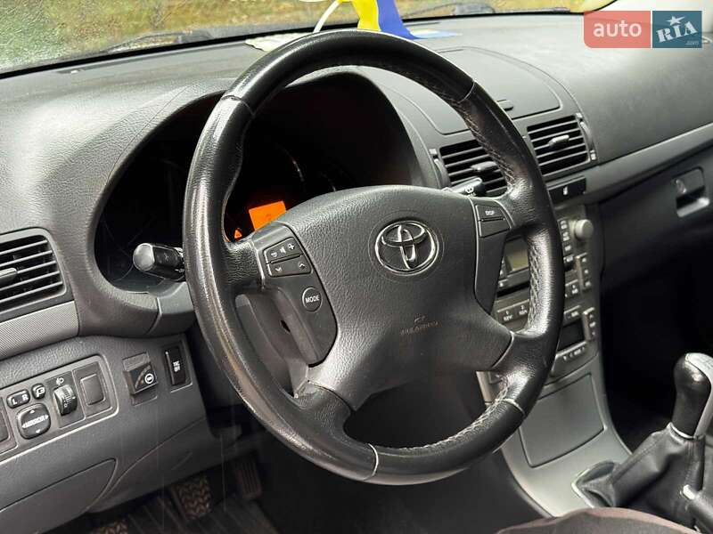 Седан Toyota Avensis 2007 в Киеве