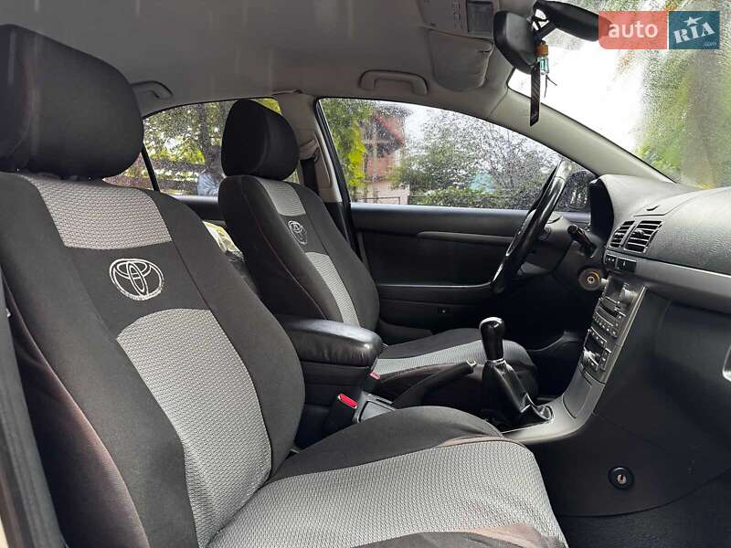 Седан Toyota Avensis 2007 в Киеве