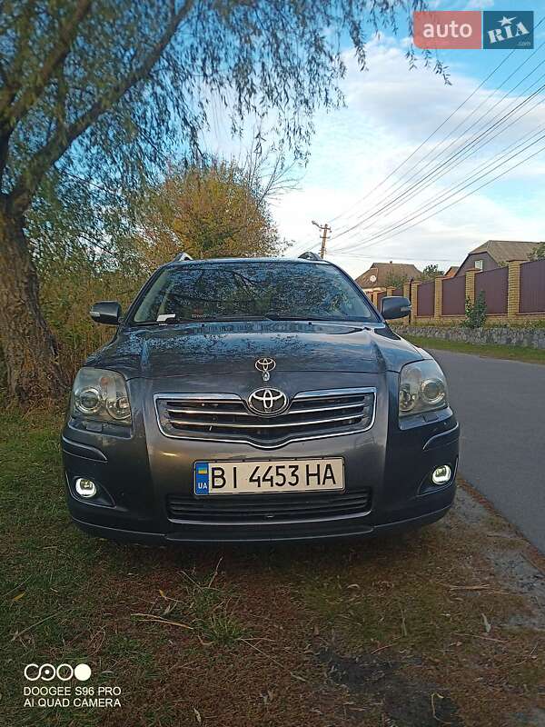 Универсал Toyota Avensis 2008 в Полтаве