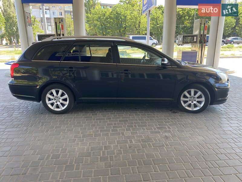 Универсал Toyota Avensis 2006 в Николаеве