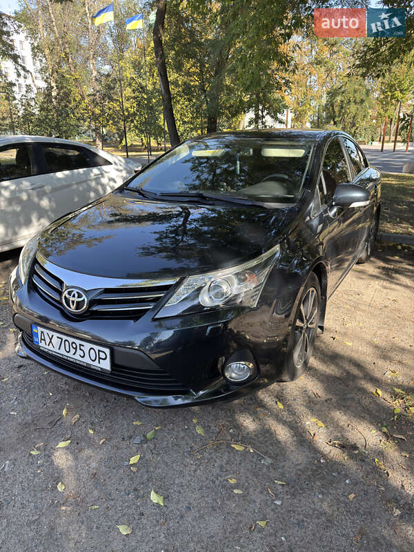 Toyota Avensis 2013
