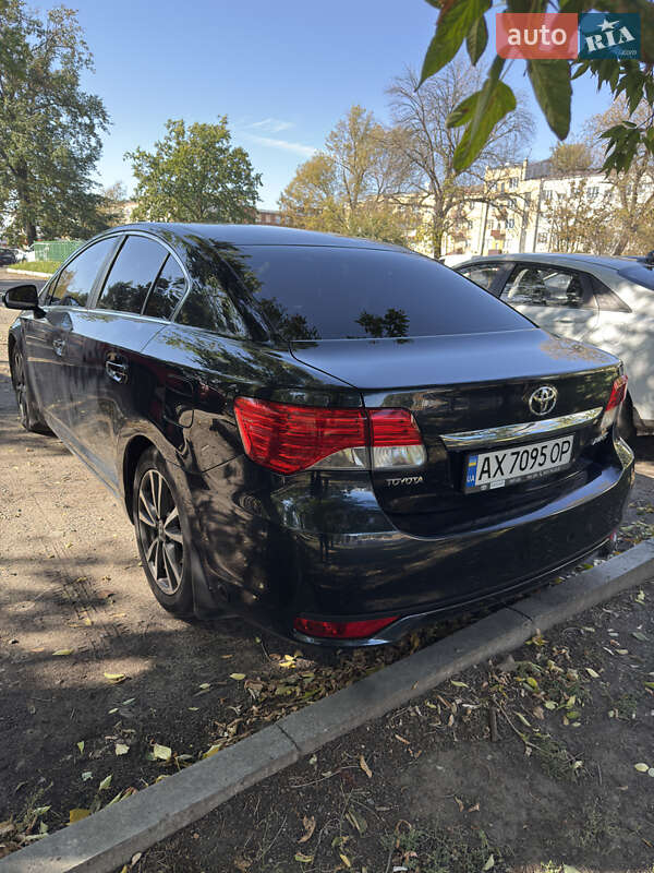 Седан Toyota Avensis 2013 в Харкові