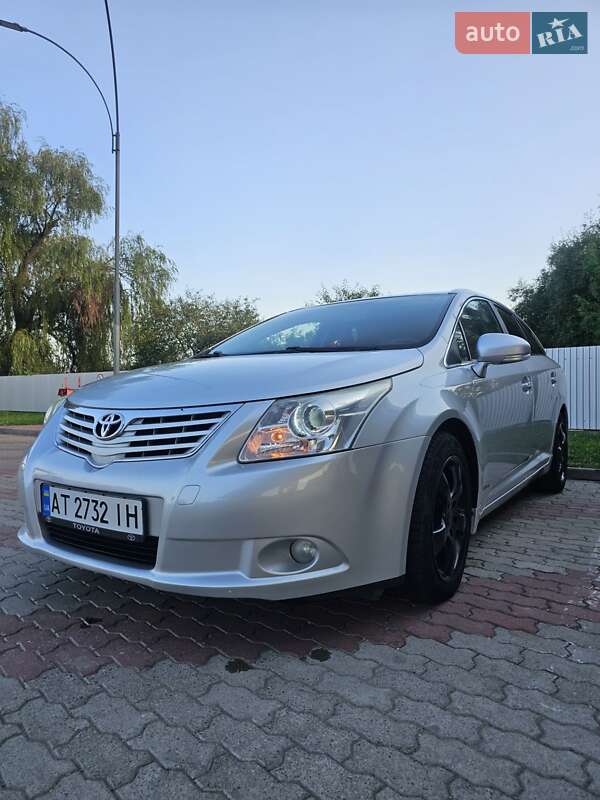 Универсал Toyota Avensis 2011 в Снятине