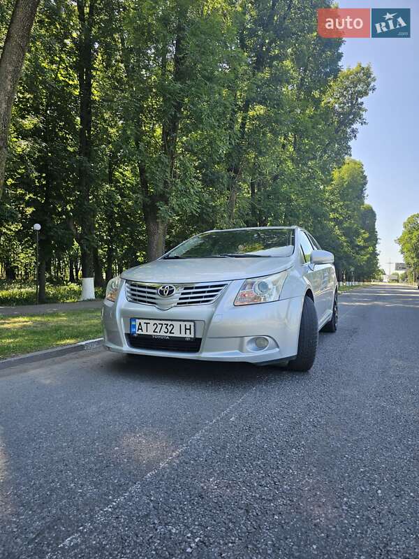 Универсал Toyota Avensis 2011 в Снятине