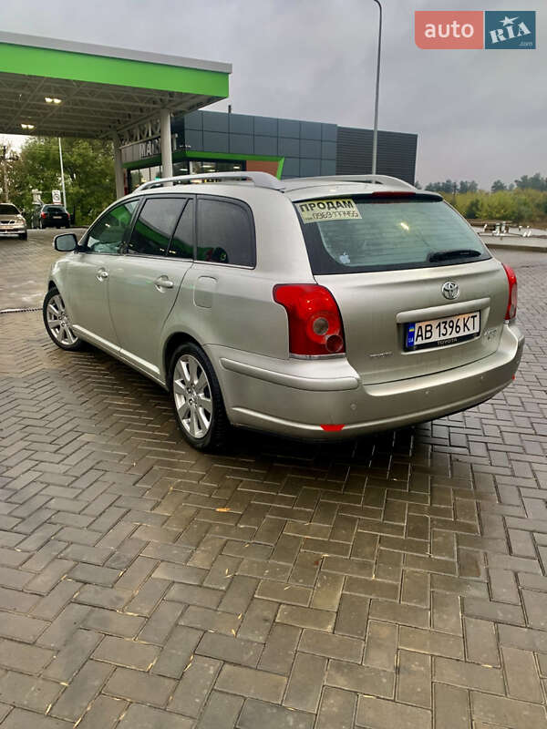 Универсал Toyota Avensis 2008 в Гайвороне