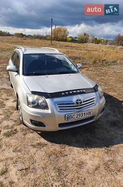 Універсал Toyota Avensis 2006 в Нових Санжарах