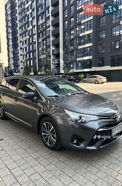 Универсал Toyota Avensis 2016 в 