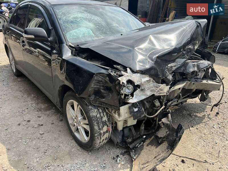 Седан Toyota Avensis 2007 в Черновцах