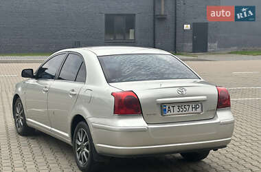 Седан Toyota Avensis 2005 в 