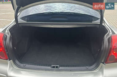 Седан Toyota Avensis 2005 в 